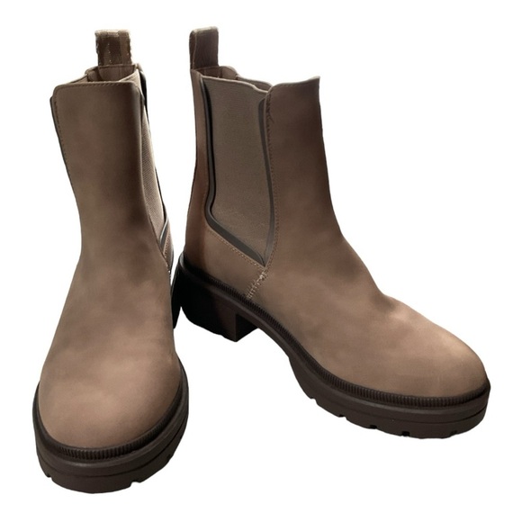 Rocket Dog Iggie Taupe Chelsie Boots Size 7.5 - Picture 2 of 11